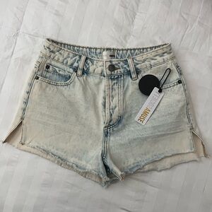 NWT AMUSE SOCIETY Women's Light Blue Denim Shorts Size 26